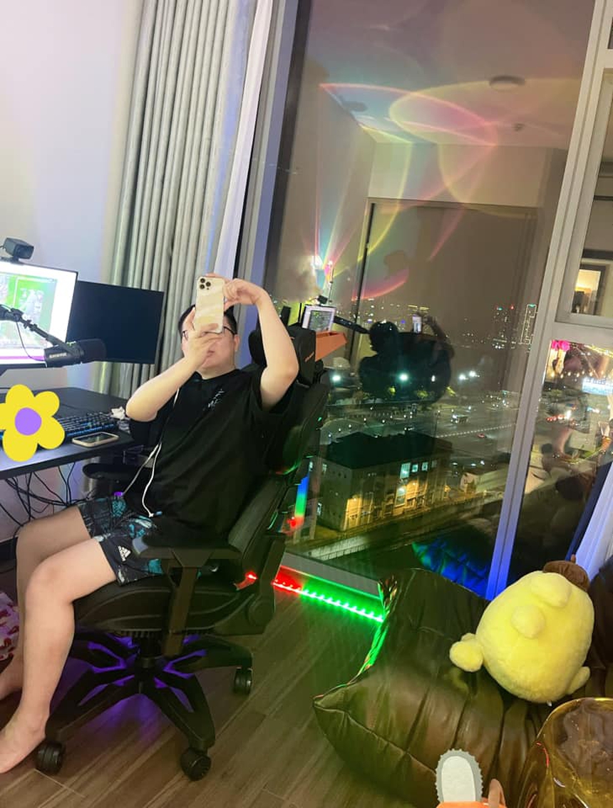 Không còn đăng đàn 'xin nạp game', SofM bất ngờ 'than phiền' về bạn gái - Ảnh 2.