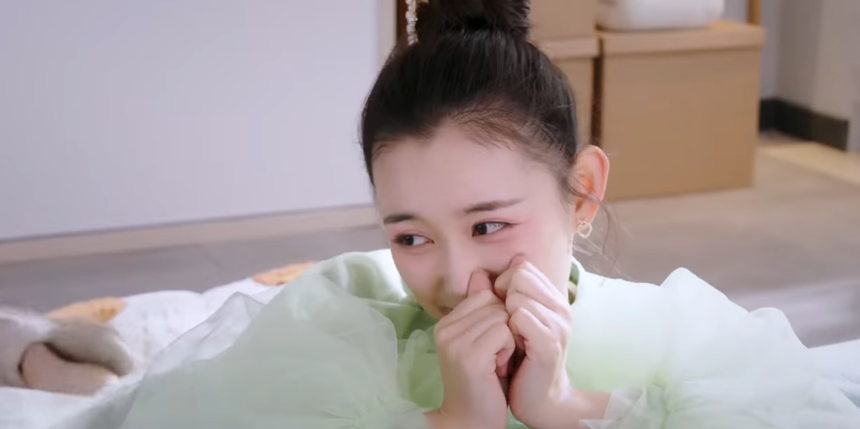 Phát hiện sao nữ 'makeup lố' ngang ngửa Cúc Tịnh Y, ở nhà mà 'lên đồ' như đi hát bội - Ảnh 6.