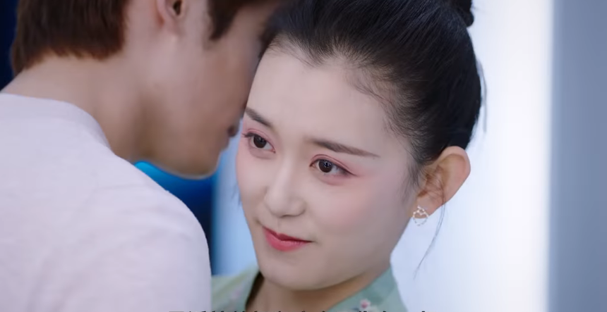 Phát hiện sao nữ 'makeup lố' ngang ngửa Cúc Tịnh Y, ở nhà mà 'lên đồ' như đi hát bội - Ảnh 4.