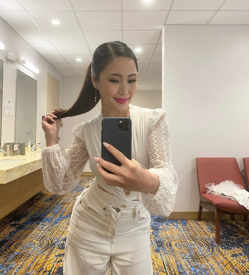 Nữ ca sĩ Vbiz bán hết tài sản sang Mỹ du học nhưng nửa đêm bật khóc nhận là 'sinh viên nghèo' giờ sống thế nào? - Ảnh 1. Nữ ca sĩ Vbiz bán hết tài sản sang Mỹ du học nhưng nửa đêm bật khóc nhận là 'sinh viên nghèo' giờ sống thế nào? - Ảnh 1.