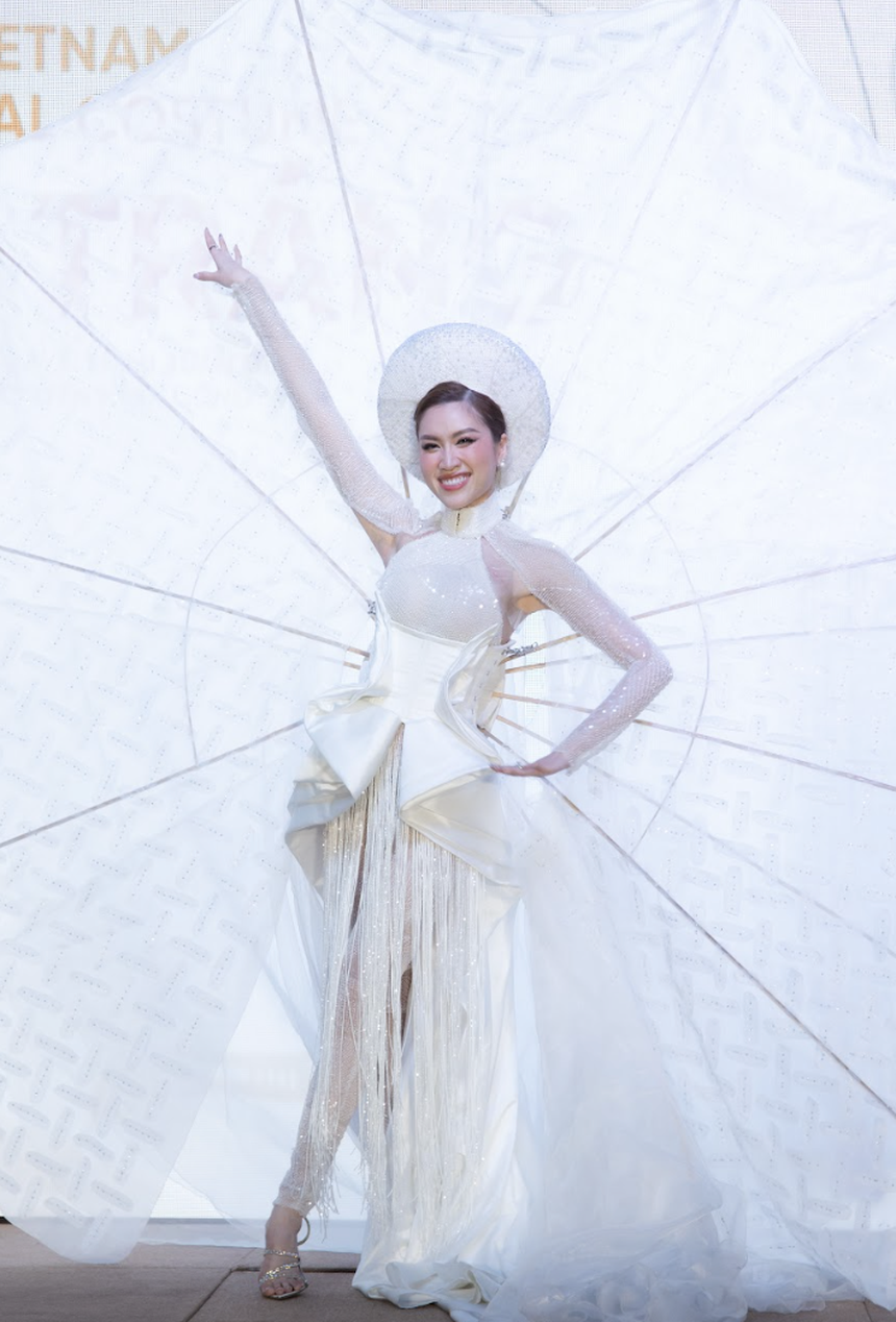 Thanh Thanh Huyền nhận vương miện trước thềm Miss Charm, Diệp Lâm Anh và dàn người đẹp đến chúc mừng - Ảnh 10.