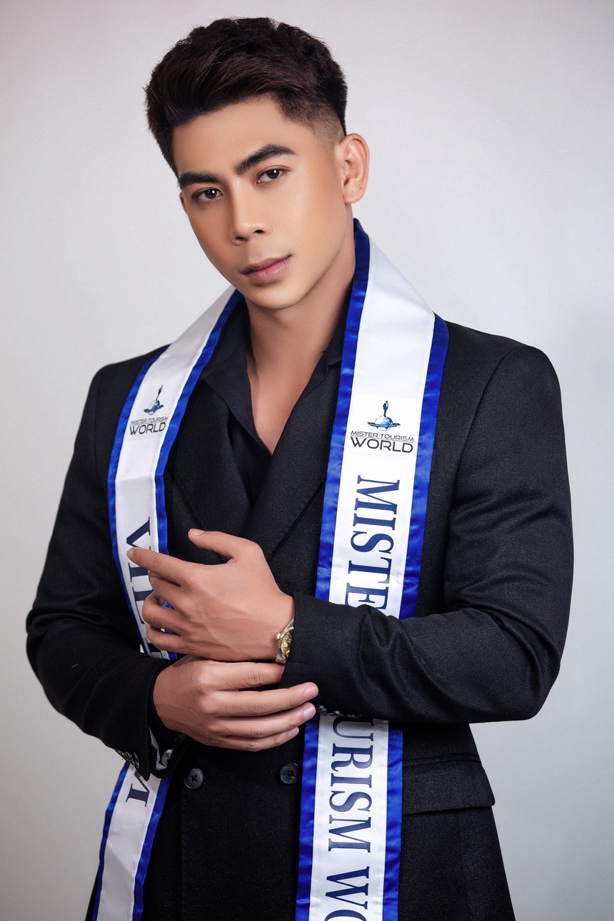 Phùng Phước Thịnh mang trang phục dân tộc nặng 20kg đến Nam vương Du lịch Thế giới - Ảnh 3.