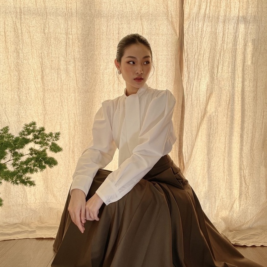 Style Lisa lên hương chuẩn 'phú bà showbiz', sắm mẫu na ná về diện đảm bảo bạn cũng 'sang như người có tiền'  - Ảnh 7.