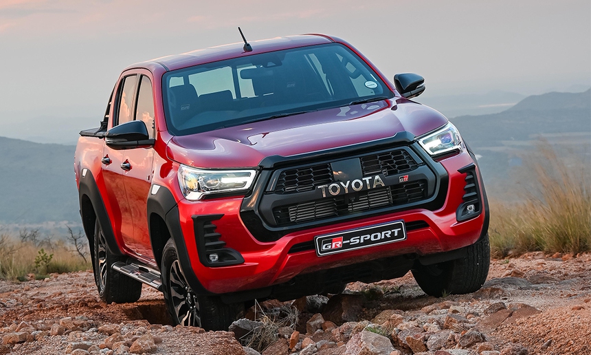 Toyota Hilux sắp thêm động cơ mới đang thành ‘trend’ ở Việt Nam - Ảnh 2. Toyota Hilux sắp thêm động cơ mới đang thành ‘trend’ ở Việt Nam - Ảnh 2.