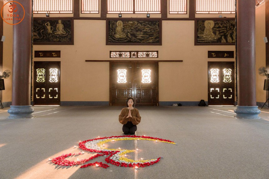 Chữa lành Tâm trí - Thay đổi sức khỏe từ bên trong với Yoga Luna Thái - Ảnh 1.