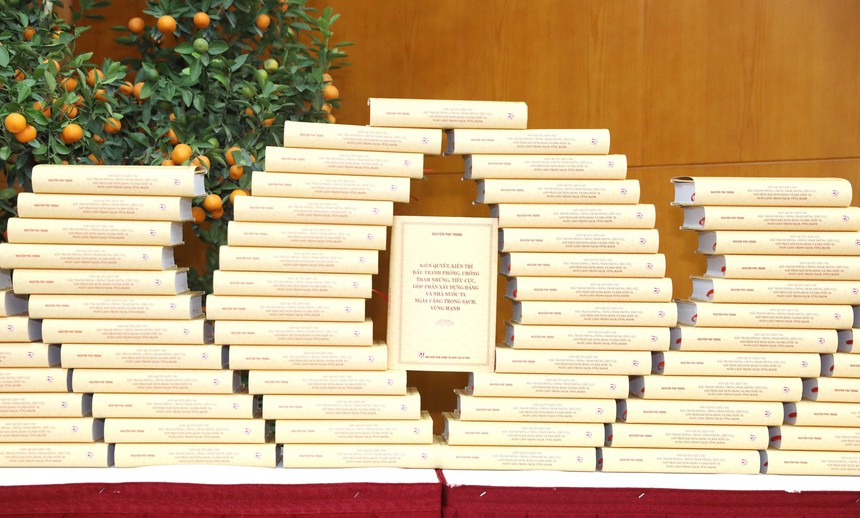 Lễ ra mắt cuốn sách của Tổng Bí thư Nguyễn Phú Trọng về đấu tranh phòng, chống tham nhũng, tiêu cực - Ảnh 4. Lễ ra mắt cuốn sách của Tổng Bí thư Nguyễn Phú Trọng về đấu tranh phòng, chống tham nhũng, tiêu cực - Ảnh 4.