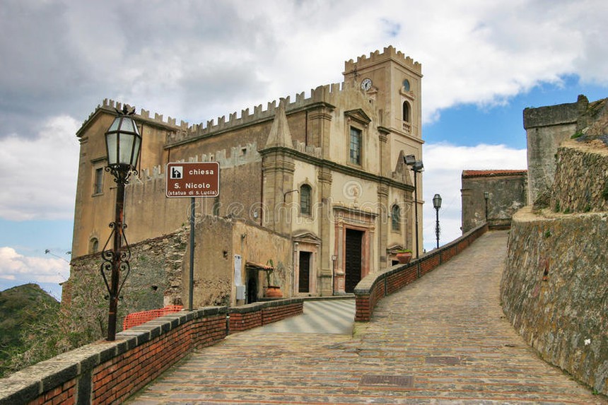 Bên trong hòn đảo được mệnh danh là “thánh địa mafia”, nơi thực hiện cảnh quay bất hủ trong phim 'Bố già', thu hút hàng triệu du khách mỗi năm - Ảnh 4.