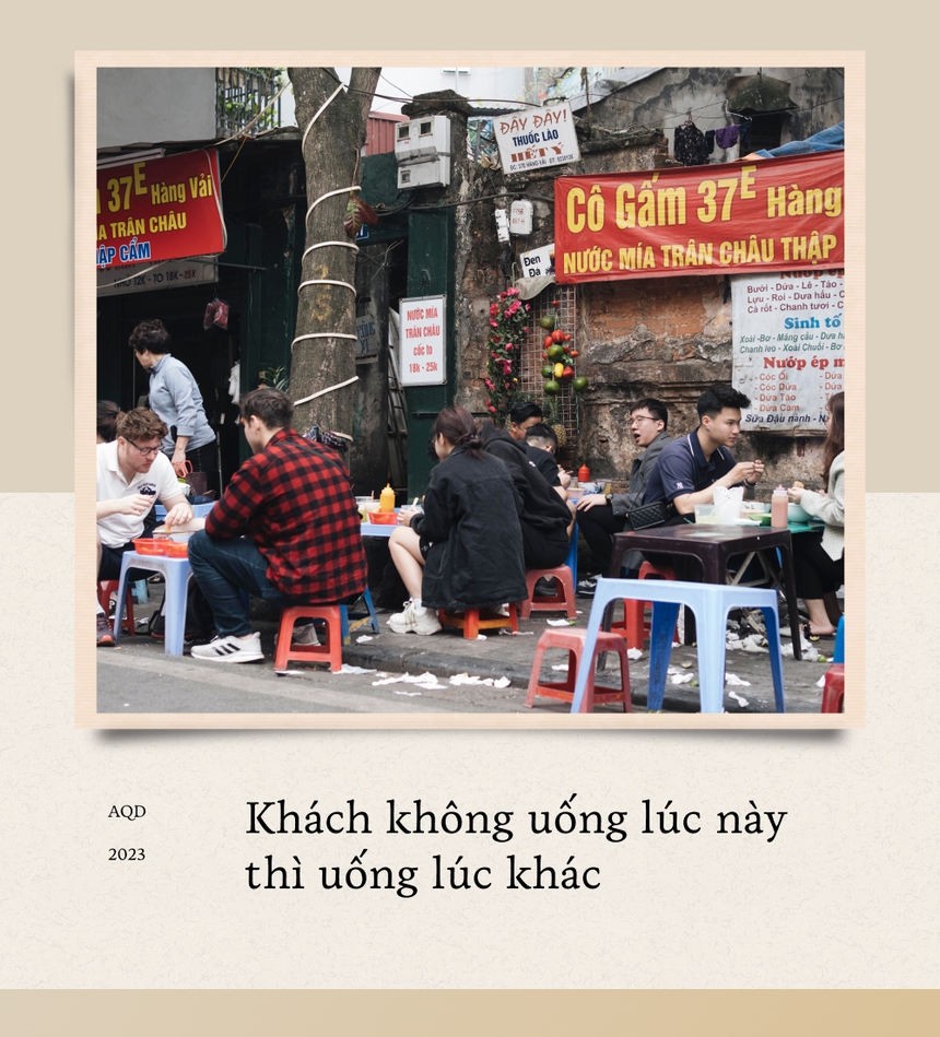 Các chủ quán ở Hà Nội lên tiếng về việc kết hợp buôn bán: kìm hãm hay cùng sẻ chia để tồn tại? - Ảnh 6. Các chủ quán ở Hà Nội lên tiếng về việc kết hợp buôn bán: kìm hãm hay cùng sẻ chia để tồn tại? - Ảnh 6.