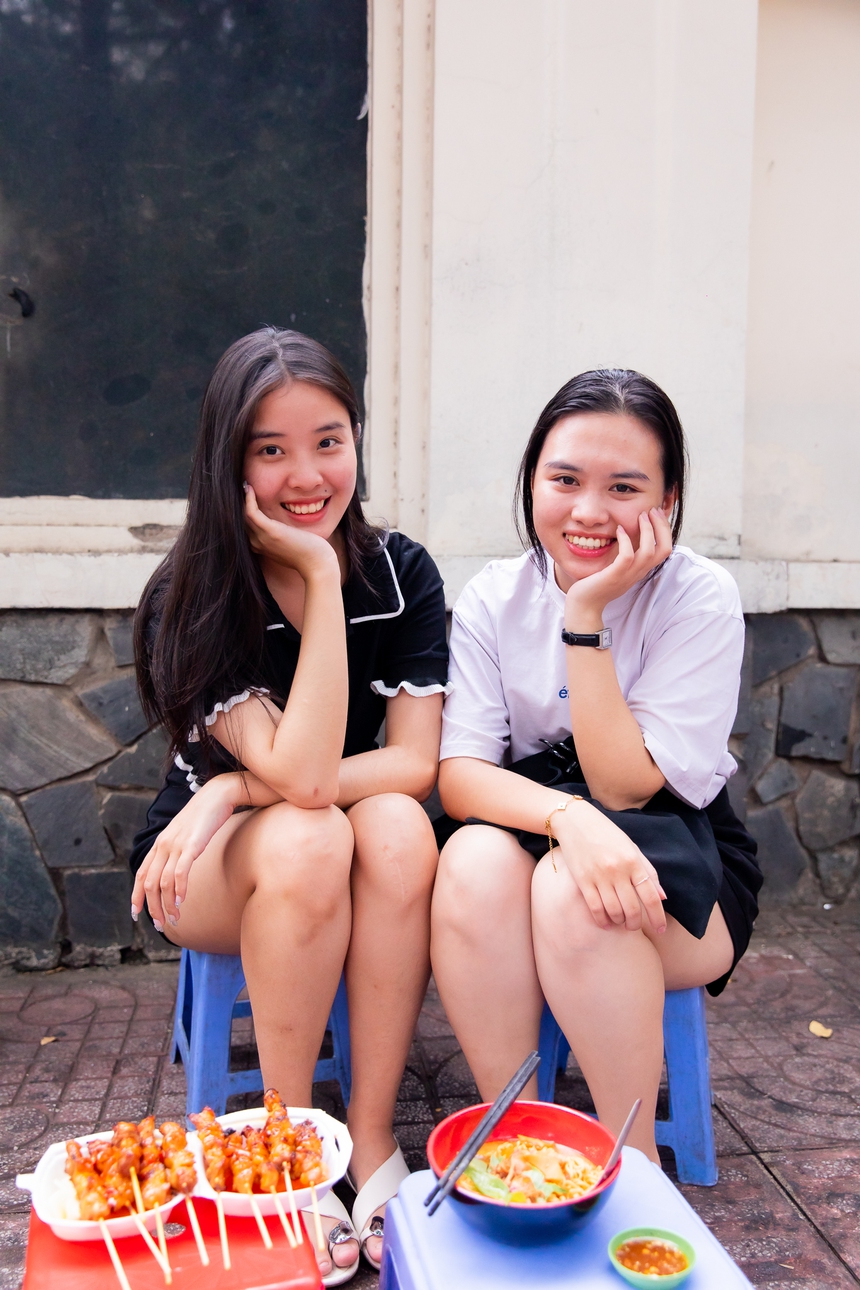 “Đành chấp nhận” hay “tìm ngay quán khác”: khi thực khách và chủ quán trần tình về mô hình cộng sinh buôn bán tại TP.HCM - Ảnh 3.