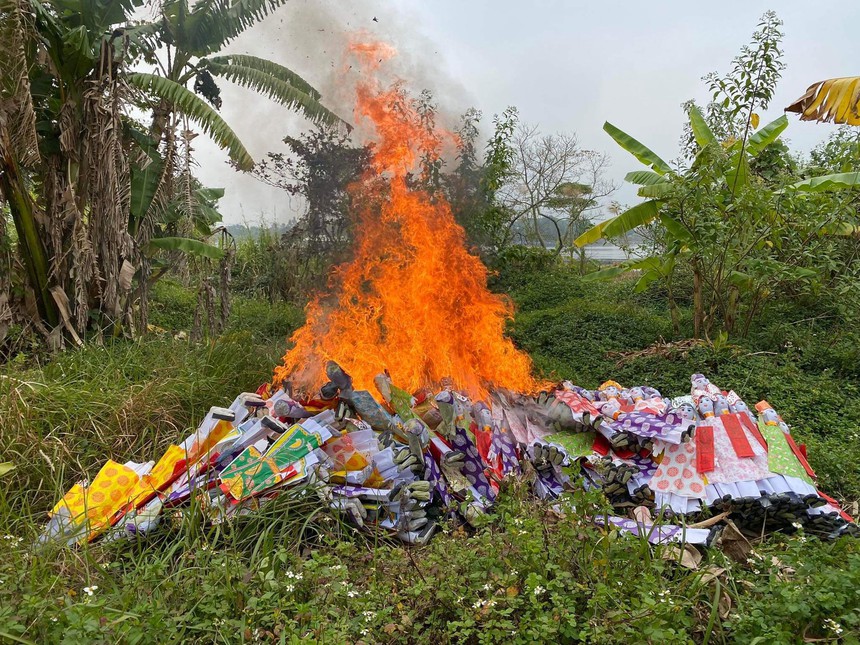 'Tiết chế' vàng mã - Ảnh 5.