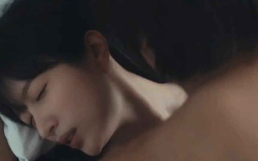 1 mỹ nhân Hàn bị ekip ép quay cảnh nóng, cởi 100% nhưng vẫn thực hiện vì muốn mau nổi tiếng - Ảnh 4. 1 mỹ nhân Hàn bị ekip ép quay cảnh nóng, cởi 100% nhưng vẫn thực hiện vì muốn mau nổi tiếng - Ảnh 4.