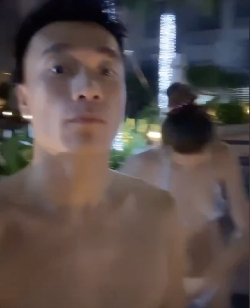 Thành Chung tập đấm bốc cùng vợ, Văn Đức đưa gia đình đi du lịch - Ảnh 10.