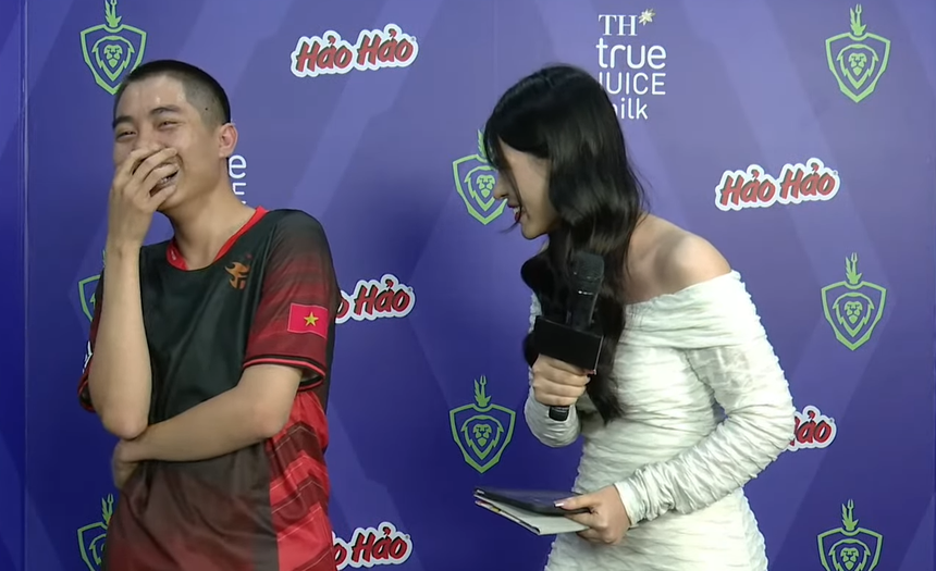 MC Kim Ngân mất tự chủ, cười liên tục trên sóng vì 'hiện tượng' mới của Liên Quân - Ảnh 6.