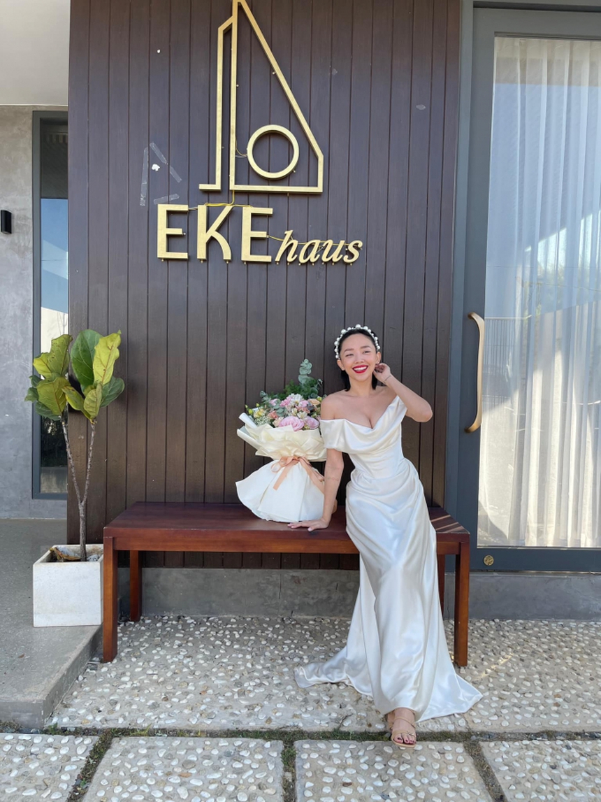 Tóc Tiên mặc lại váy cưới nhân kỉ niệm 3 năm về chung nhà, nhan sắc có như xưa? - Ảnh 6.