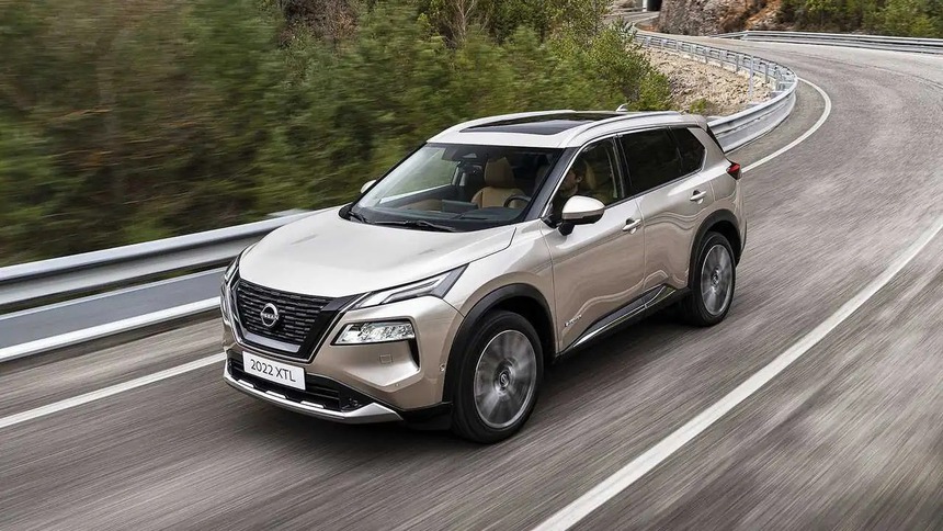 Nissan nghi ngờ Toyota phóng đại thông số SUV bán chạy nhất toàn cầu - Ảnh 2.