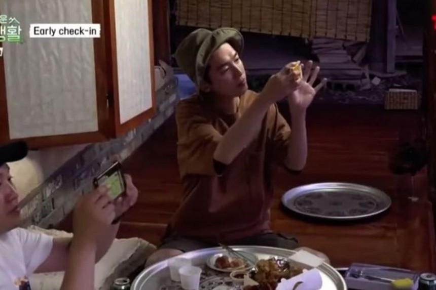 'Cưng' Soo Young như Jung Kyung Ho: Vì nàng mà rất chăm mặc đẹp, đi cạnh hội bạn thân là lộ bản chất liền - Ảnh 10.