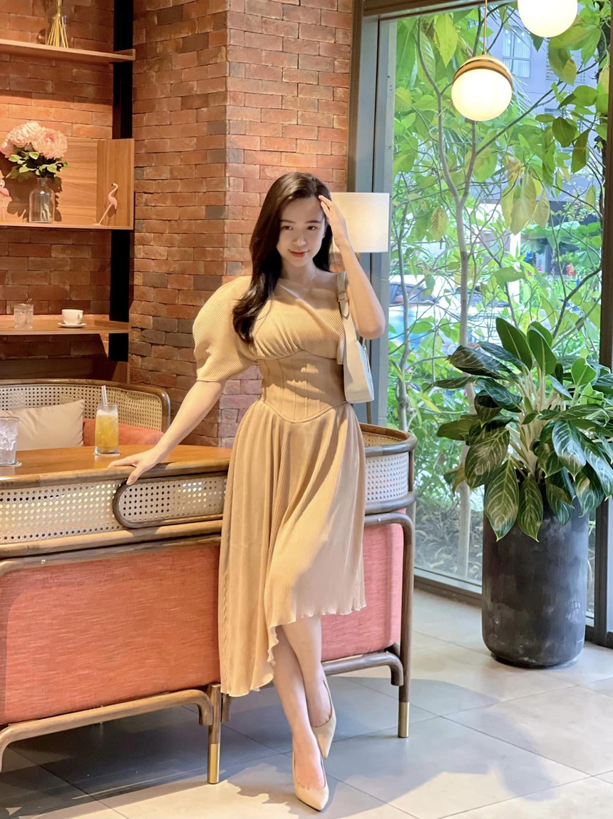 Style đối lập của nữ chính Dưới bóng cây hạnh phúc  - Ảnh 2.