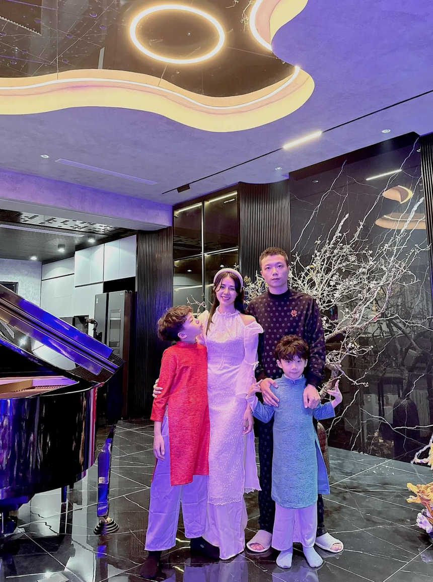 "Thánh nữ cover" Hương Ly: Tôi mới sửa mũi, nâng ngực, chồng không dời nửa bước - Ảnh 5.