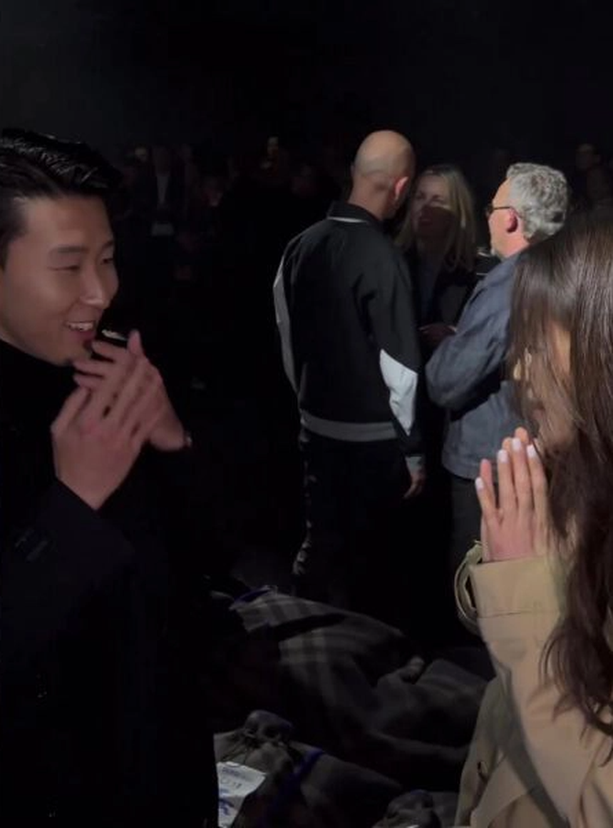 Đụng độ tại '2023 F/W Burberry Collection', Jun Ji Hyun và Son Heung Min khiến dân tình xuýt xoa - Ảnh 4.