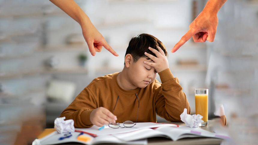 Cảnh sát phát hiện cậu bé 14 tuổi lang thang ở đường giữa đêm, hỏi ra mới biết lỗi lầm nhiều phụ huynh mắc phải: Đừng ép con thành người bạn muốn! - Ảnh 2. Cảnh sát phát hiện cậu bé 14 tuổi lang thang ở đường giữa đêm, hỏi ra mới biết lỗi lầm nhiều phụ huynh mắc phải: Đừng ép con thành người bạn muốn! - Ảnh 2.