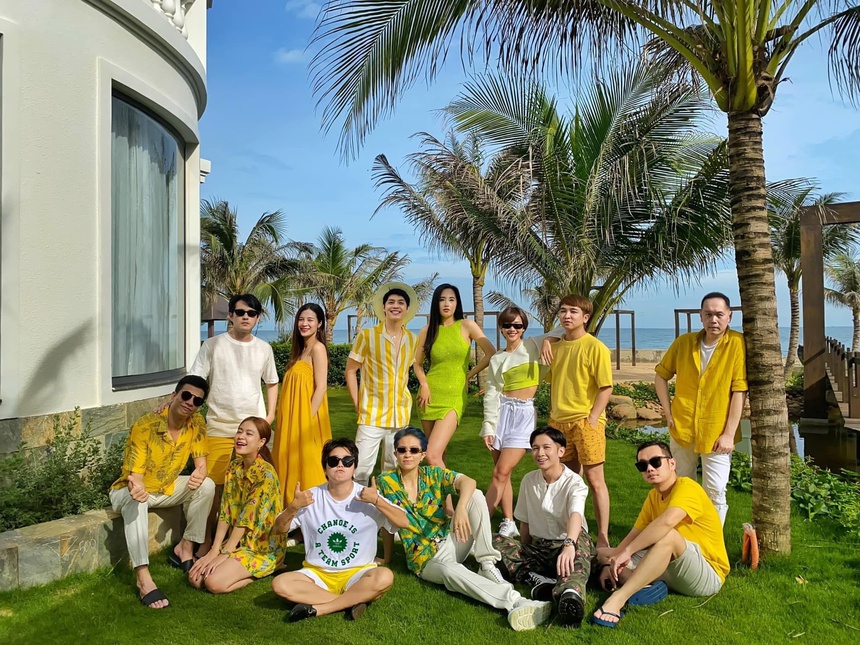 Đông Nhi, Minh Hằng cùng loạt mỹ nhân Vbiz quy tụ trong khung hình 'gây sốt' - Ảnh 2.