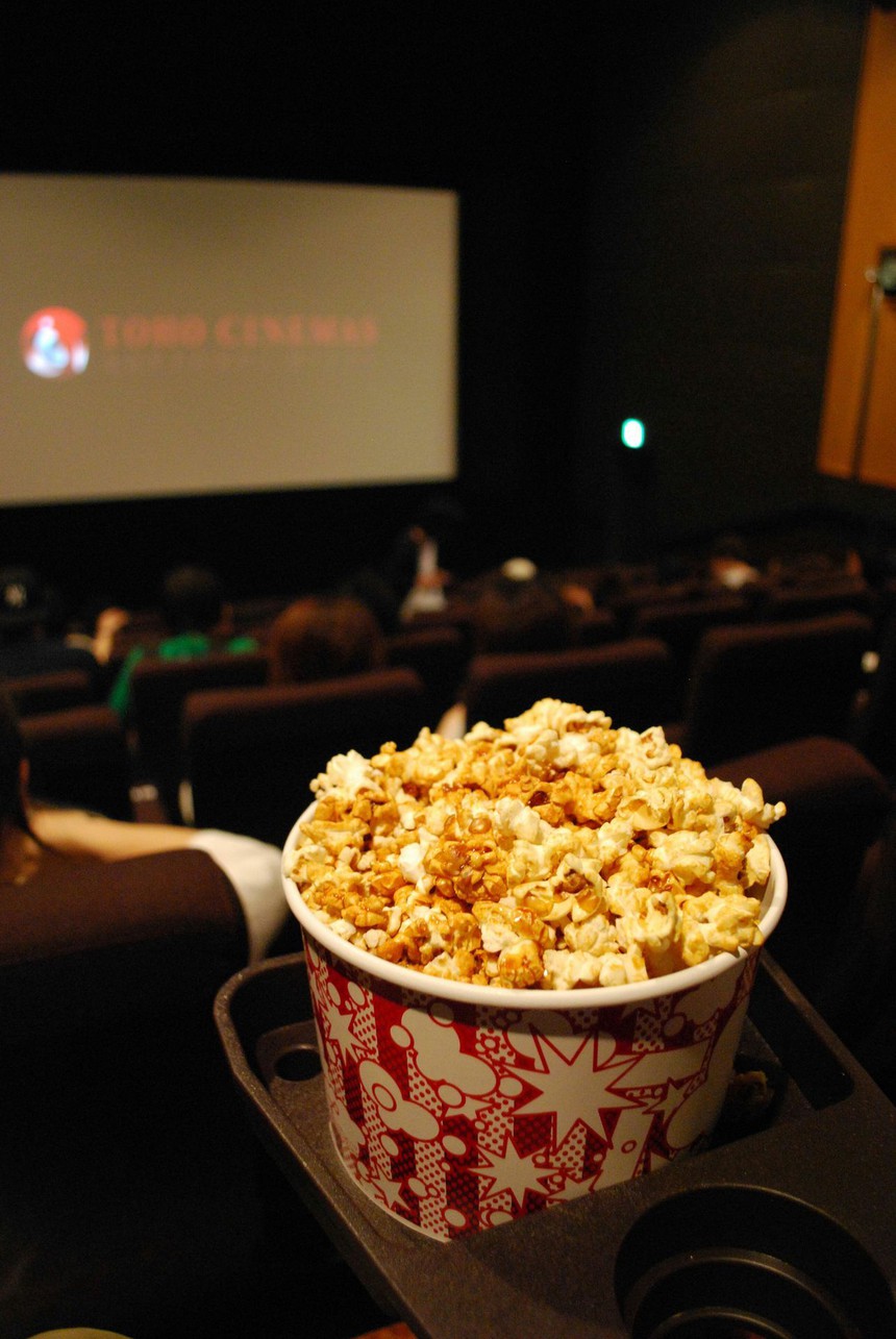 Tại sao các rạp chiếu phim kiếm được rất ít nhờ doanh thu bán vé nhưng vẫn ăn nên làm ra? - Ảnh 3.