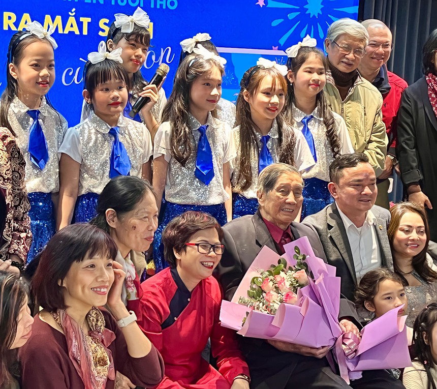 Phía sau những ca khúc của nhạc sĩ Phạm Tuyên (kỳ 1): Hồi ức riêng và tuổi thơ chung của nhiều thế hệ - Ảnh 2. Phía sau những ca khúc của nhạc sĩ Phạm Tuyên (kỳ 1): Hồi ức riêng và tuổi thơ chung của nhiều thế hệ - Ảnh 2.