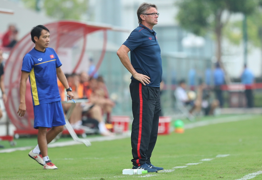 Tiêu điểm: Chờ đợi gì ở ông Troussier - Ảnh 1.