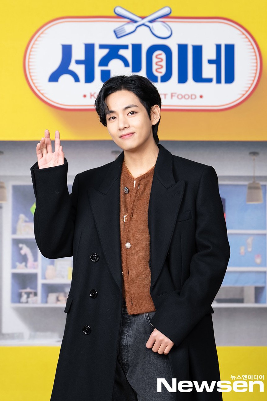 Jinny's Kitchen: V BTS mơ ước trở thành đầu bếp trong đoạn teaser mới - Ảnh 2. Jinny's Kitchen: V BTS mơ ước trở thành đầu bếp trong đoạn teaser mới - Ảnh 2.