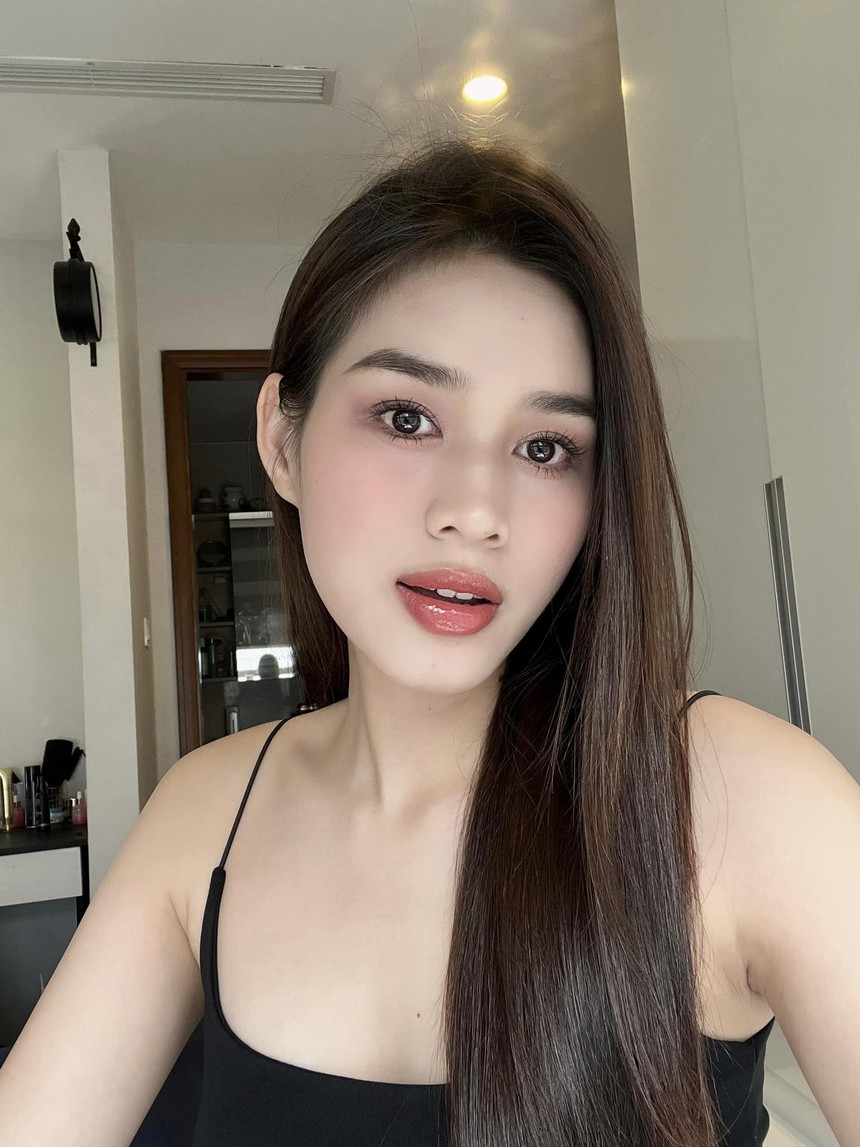 Bảo bối dưỡng mi của Đỗ Thị Hà - Ảnh 1. Bảo bối dưỡng mi của Đỗ Thị Hà - Ảnh 1.