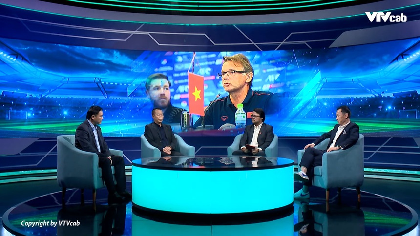 Lộ lý do HLV Troussier từ chối mức lương 300 nghìn USD để dẫn dắt Việt Nam - Ảnh 2. Lộ lý do HLV Troussier từ chối mức lương 300 nghìn USD để dẫn dắt Việt Nam - Ảnh 2.