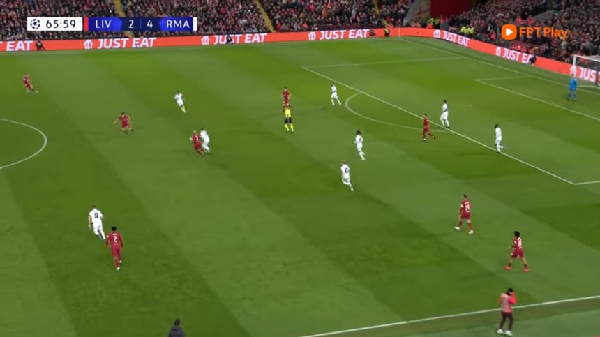 Choáng với pha cướp bóng rồi bứt tốc của lão tướng 37 tuổi Modric - Ảnh 2.