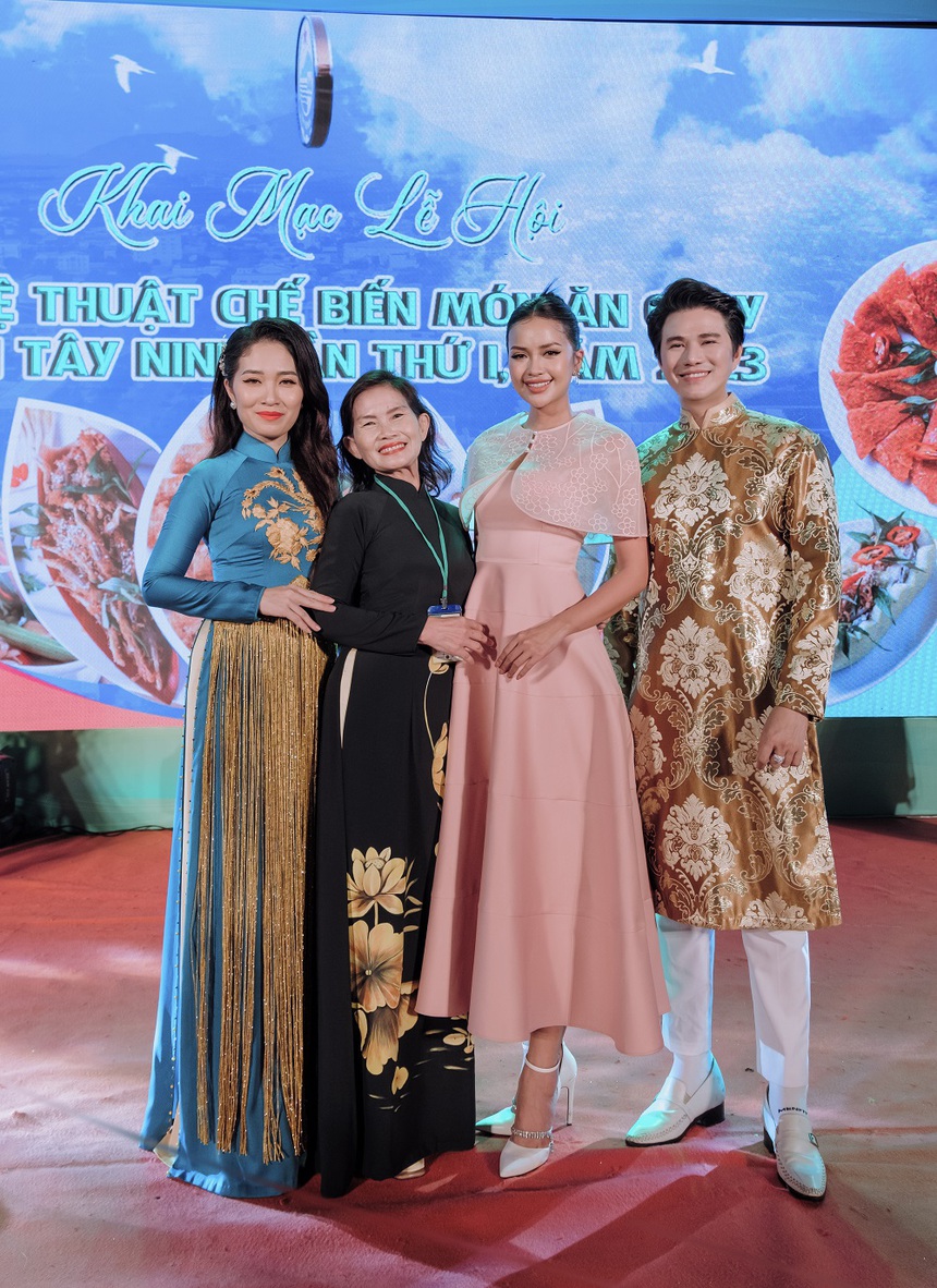 MC Vũ Mạnh Cường: "Tới bây giờ tôi vẫn chưa gửi tiền cho cha mẹ lần nào" - Ảnh 1.