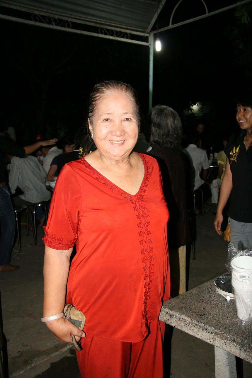 Nhớ nghệ sĩ Thiên Kim - Nụ cười của bà già Nam bộ - Ảnh 2. Nhớ nghệ sĩ Thiên Kim - Nụ cười của bà già Nam bộ - Ảnh 2.