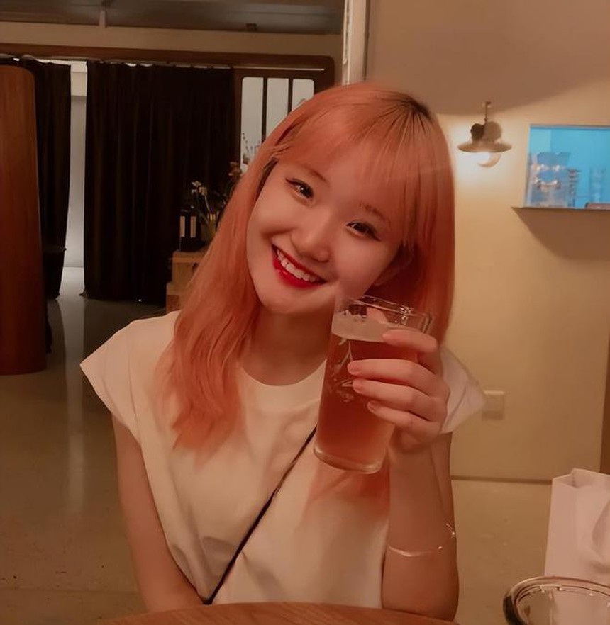 Cô gái 23 tuổi bị bạo lực mạng 6 tháng trời đến mức tự vẫn, lý do chỉ vì “tội” nhuộm tóc màu hồng - Ảnh 3. Cô gái 23 tuổi bị bạo lực mạng 6 tháng trời đến mức tự vẫn, lý do chỉ vì “tội” nhuộm tóc màu hồng - Ảnh 3.