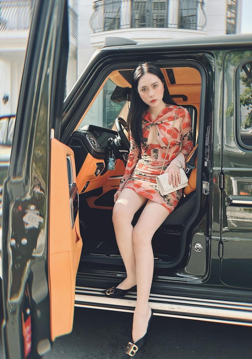 Nhiều lần phát ngôn “ngông” về cách tiêu tiền, Đoàn Di Băng “ngã ngửa” khi biết mình lọt top tìm kiếm của netizen: Bao giờ phá sản? - Ảnh 4. Nhiều lần phát ngôn “ngông” về cách tiêu tiền, Đoàn Di Băng “ngã ngửa” khi biết mình lọt top tìm kiếm của netizen: Bao giờ phá sản? - Ảnh 4.