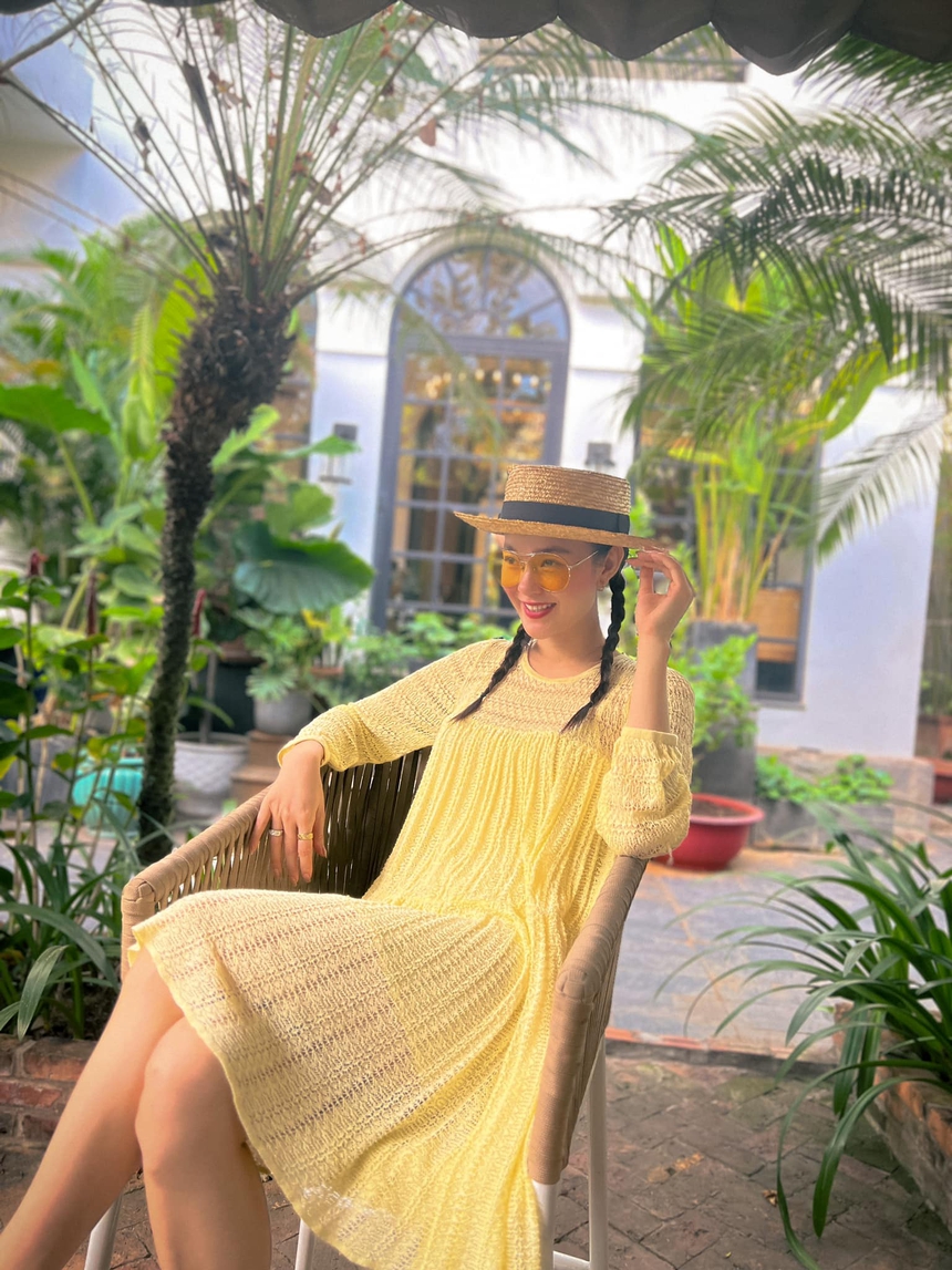 Minh Hằng dạo này: Bị soi bụng lùm lùm ở sự kiện, dùng 1 chiêu giấu dáng giống nhiều sao Vbiz  - Ảnh 4.