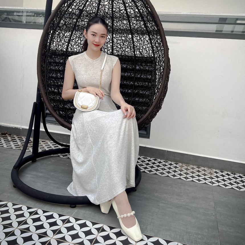 Minh Hằng dạo này: Bị soi bụng lùm lùm ở sự kiện, dùng 1 chiêu giấu dáng giống nhiều sao Vbiz  - Ảnh 3.