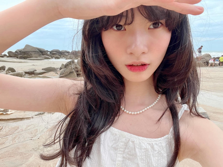 Phát hiện thêm 1 nhóc tỳ chuẩn mỹ nhân tương lai của Vbiz: Visual như idol Hàn, ảnh chụp vội xinh mê mẩn! - Ảnh 5.