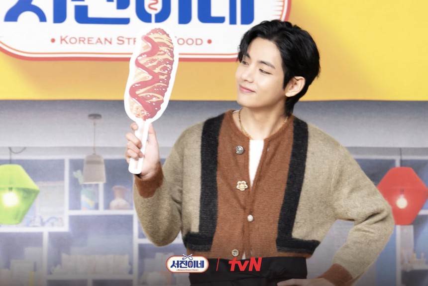 V BTS phải tiêm tĩnh mạch 3 lần sau khi quay 'Jinny's Kitchen' - Ảnh 7.