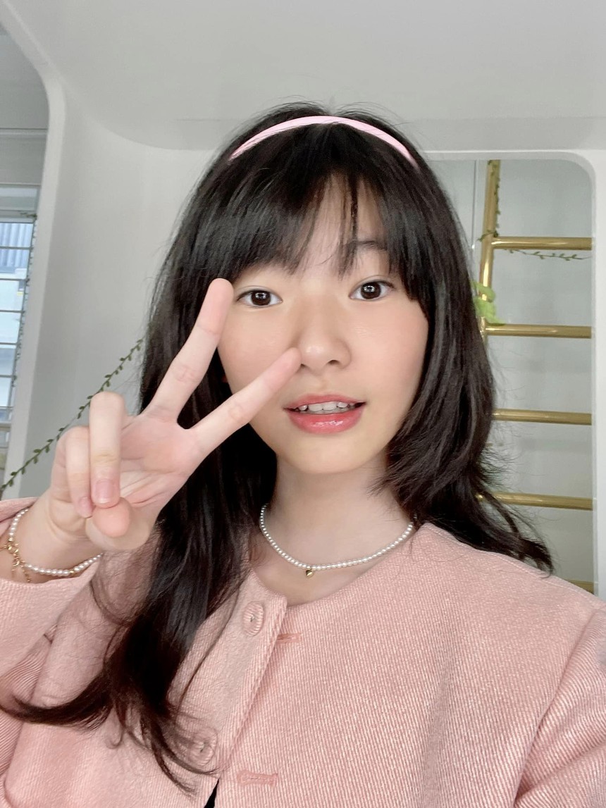 Phát hiện thêm 1 nhóc tỳ chuẩn mỹ nhân tương lai của Vbiz: Visual như idol Hàn, ảnh chụp vội xinh mê mẩn! - Ảnh 4.