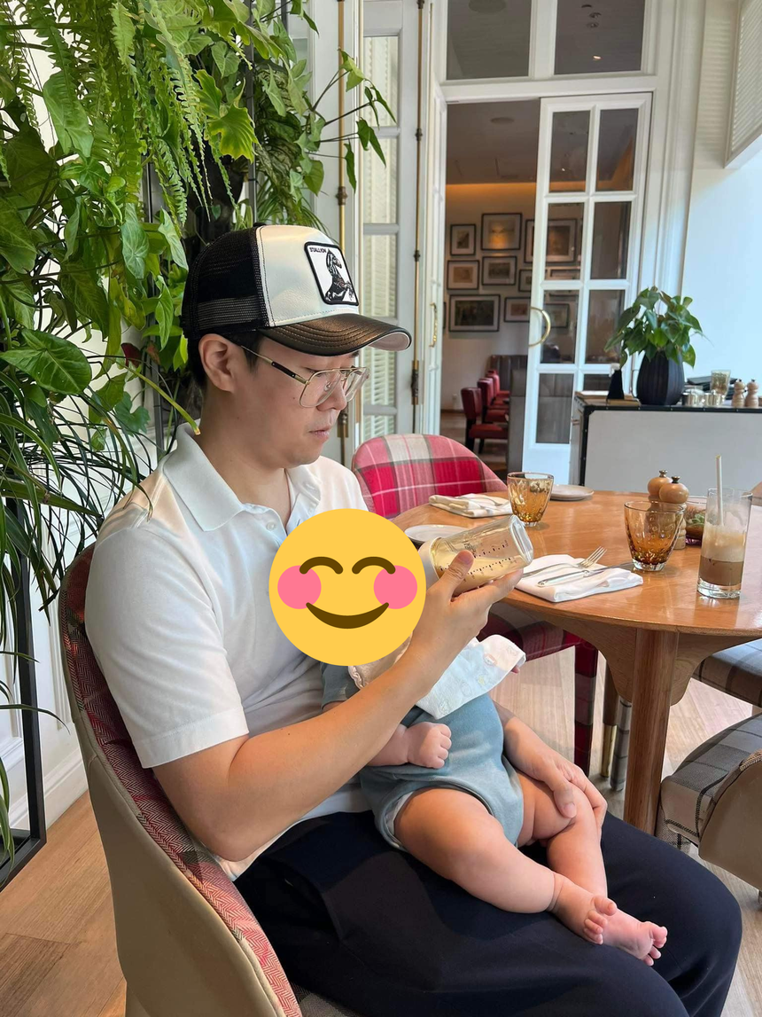 "Hoàng tử tình ca" nổi tiếng một thời hát Bước Qua Mùa Cô Đơn để ru con khiến dân tình mê đắm: "Giá mà được hàng xóm như này!" - Ảnh 2.