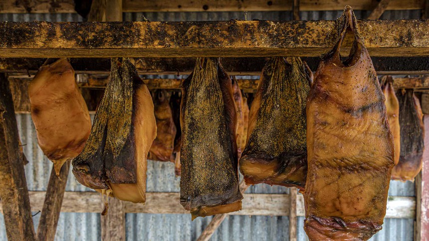 Một quốc gia nằm top 4 nước đắt đỏ nhất thế giới: Du khách "đau ví" vì chi phí tiền triệu, muốn ăn bánh mì trả gần 300.000 đồng - Ảnh 2.