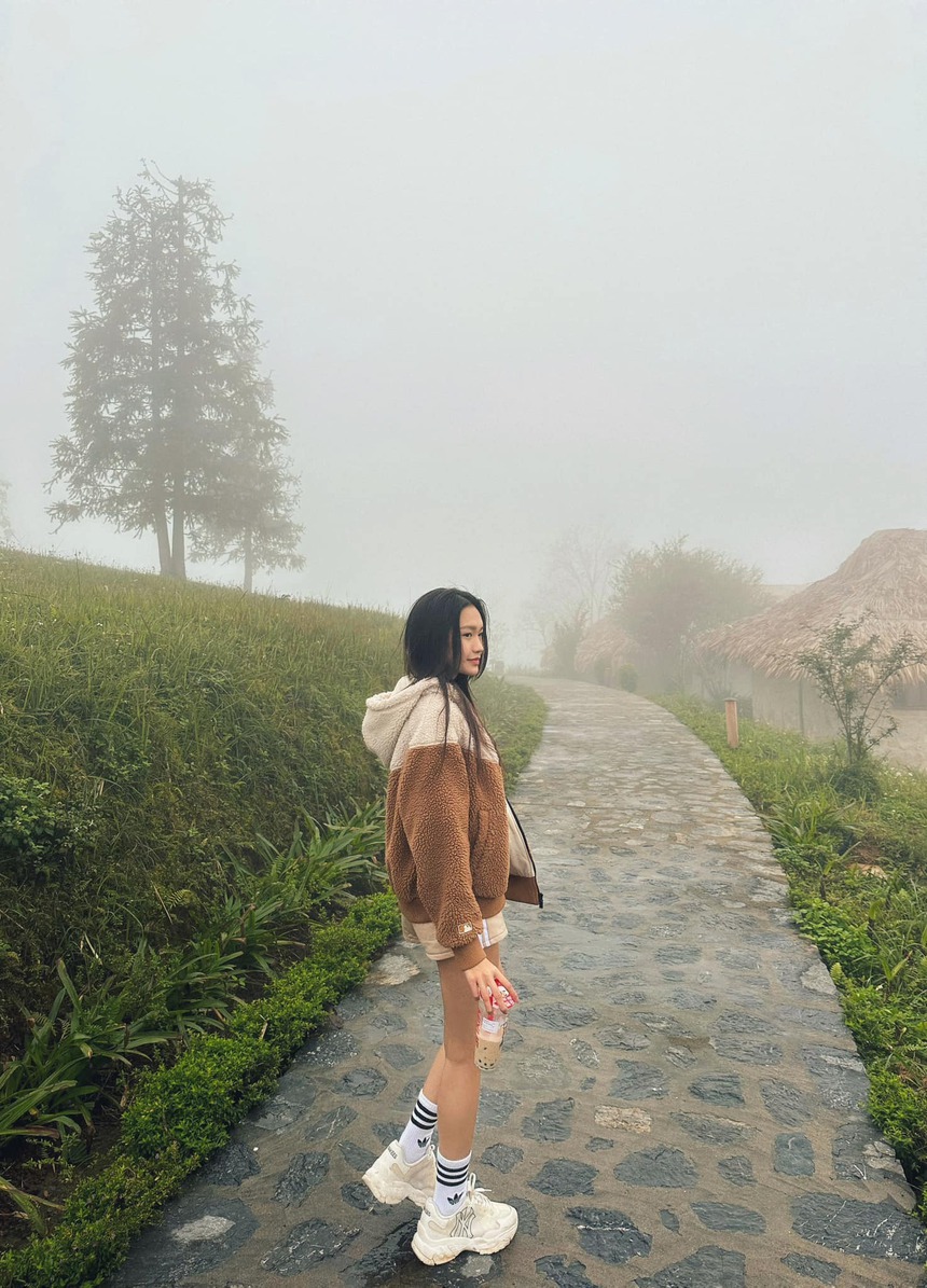 Doãn Hải My đi Sapa với Đoàn Văn Hậu, khoe chân thon giữa trời rét buốt - Ảnh 3.