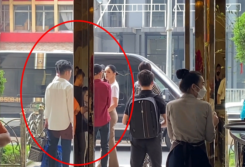 Sự kiện showbiz bất ổn mở hàng 2023: Vừa tổ chức thì... NSX Hương Giang bỏ về - Ảnh 2.