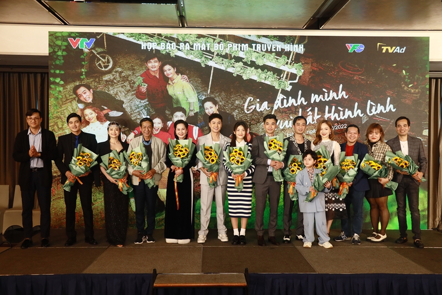 Thanh Sơn - Khả Ngân nắm tay nhau ra mắt phim nối sóng "Đừng làm mẹ cáu", tuyên bố đây là kịch bản hay nhất từ trước đến nay - Ảnh 7.