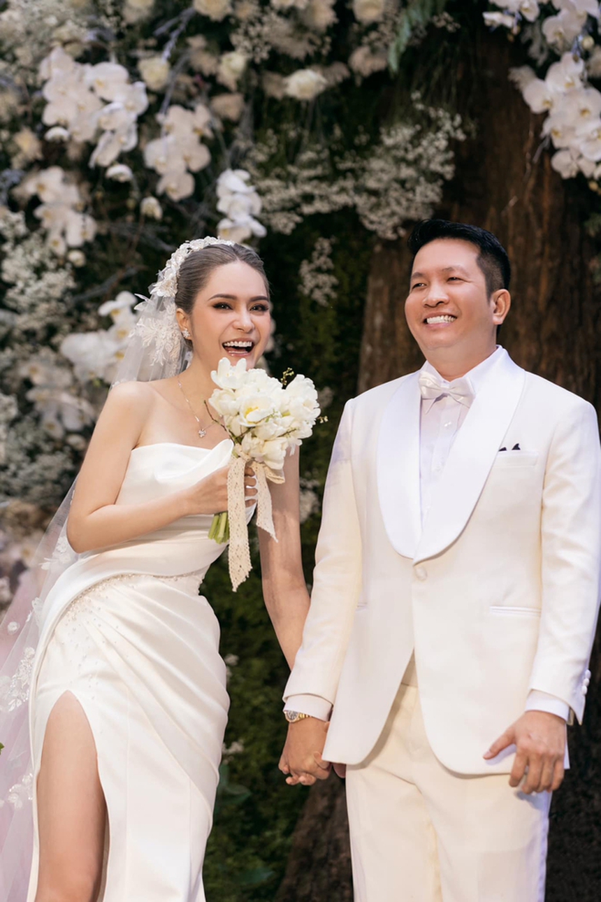 Nhiều lần phát ngôn “ngông” về cách tiêu tiền, Đoàn Di Băng “ngã ngửa” khi biết mình lọt top tìm kiếm của netizen: Bao giờ phá sản? - Ảnh 6. Nhiều lần phát ngôn “ngông” về cách tiêu tiền, Đoàn Di Băng “ngã ngửa” khi biết mình lọt top tìm kiếm của netizen: Bao giờ phá sản? - Ảnh 6.