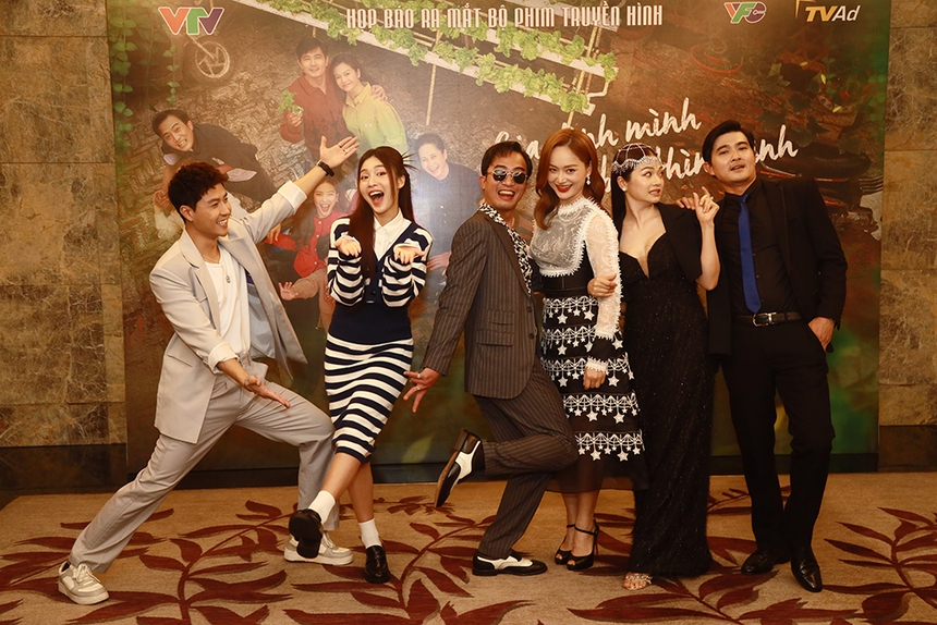 Thanh Sơn - Khả Ngân thành vợ chồng, 'né tránh' chuyện riêng tư - Ảnh 2. Thanh Sơn - Khả Ngân thành vợ chồng, 'né tránh' chuyện riêng tư - Ảnh 2.