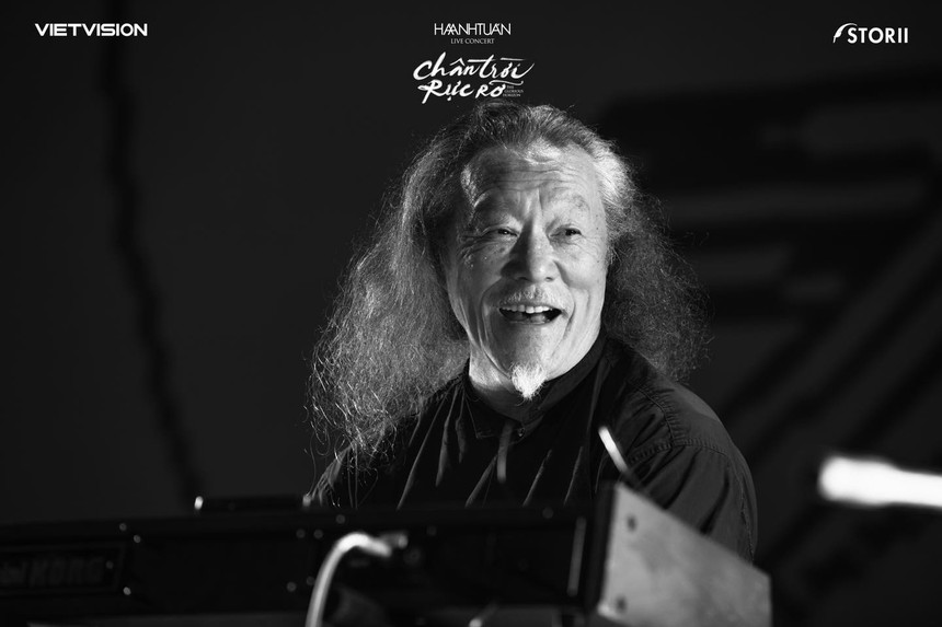 Concert của Hà Anh Tuấn trước giờ G: Trời đổ mưa trắng xóa, ekip mở hit BLACKPINK để… 'thử âm thanh'  - Ảnh 11.