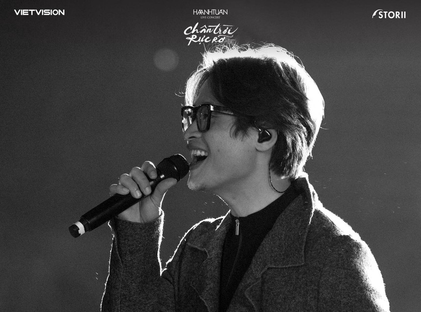 Concert của Hà Anh Tuấn trước giờ G: Trời đổ mưa trắng xóa, ekip mở hit BLACKPINK để… 'thử âm thanh'  - Ảnh 10.